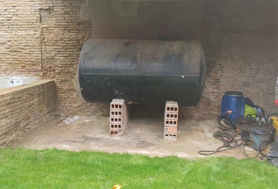 Cuve à fioul aérienne de jardin, concernée par les aides à la dépose