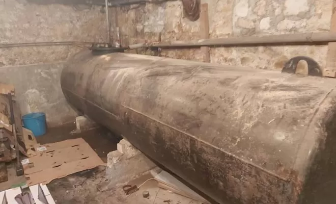 Cuve cylindrique enterrée — choix entre extraction, neutralisation au sable et transformation